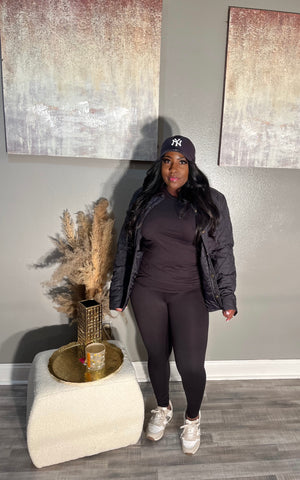 Baesic set in black